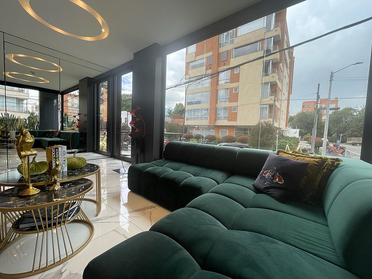 2 hab con balcón, vista y parqueadero en Chicó