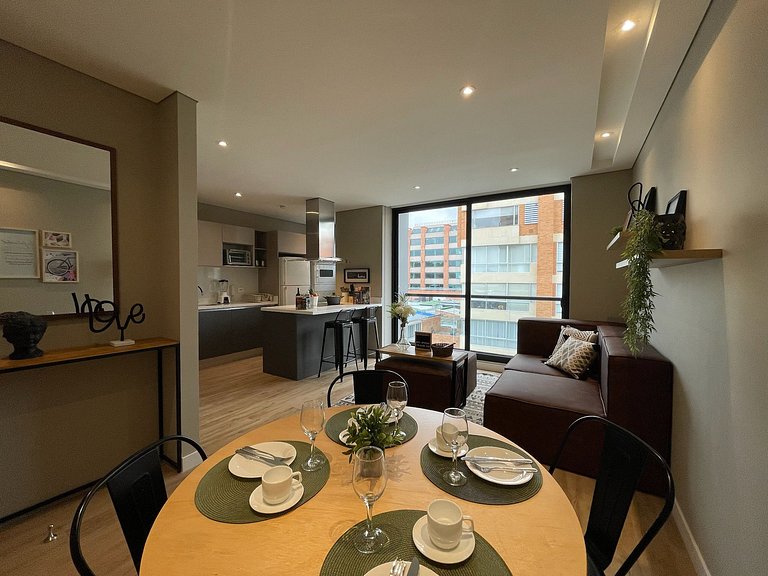 Family 2BR suite with city views in Chicó