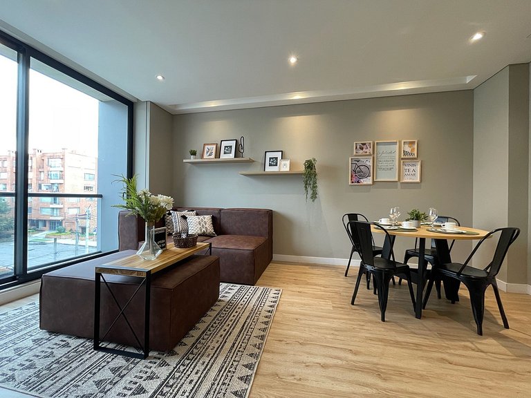 Family 2BR suite with city views in Chicó