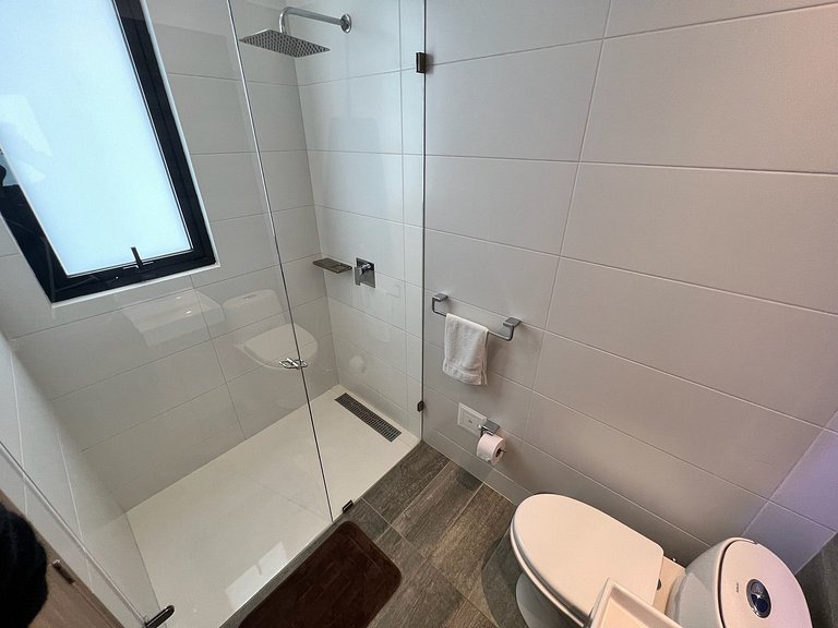 Amplio apto de 1 hab con balcón en Chicó