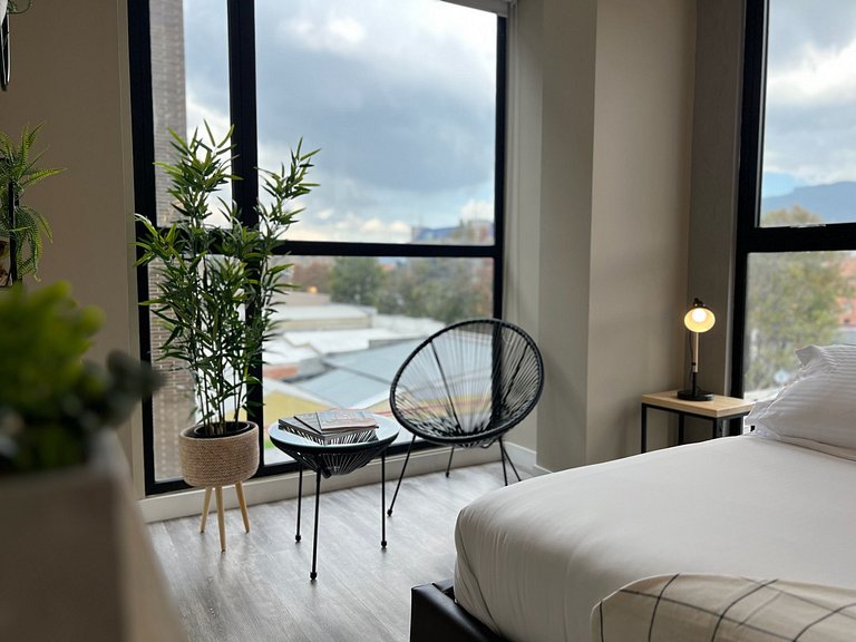 Spacious 1BR with balcony in Chicó