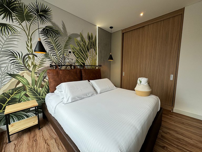 2BR with balcony, views and parking in Chicó